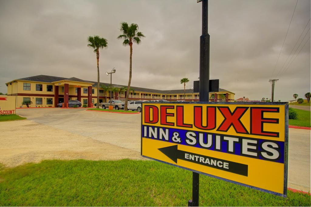 Raymondville Deluxe Inn And Suites מראה חיצוני תמונה